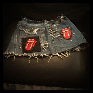 A really really cute no show buttons skirt❤️